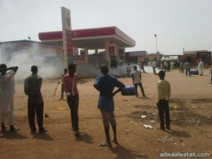 احتجاجات واشتباكات مع الأمن تشعل المدن السودانية على خلفية زيادة الاسعار