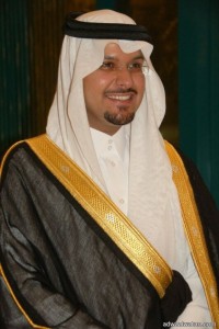الأمير سعود بن عبدالرحمن يطمئن على حالة بن نومه