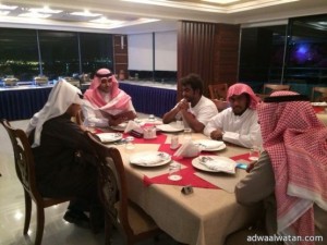 الزميل الحمد يترأس اجتماع فريق ” أضواء الوطن” بالمنطقة الشرقية