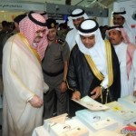 الأمير خالد الفيصل في زيارة لمعرض الرياض الدولي للكتاب