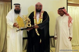 جمعية المودة الخيرية بـ”جدة” تُكرّم الشيخ العويرضي