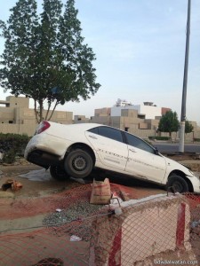 حفريات الصرف الصحي في حي ” شوقية مكة المكرمة” خطر يهدد المسافرين