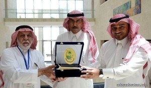 السفير السعودي بالاردن يستقبل رئيس نادي الاحساء لذوي الاحتياجات الخاصة  ويتسلم درعاً تذكاري
