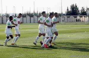 الاف الجماهير تساند الجزائر في البرازيل
