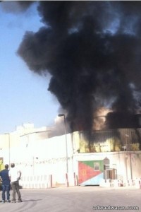 الدفاع المدني يباشر الآن إخماد حريق في سفارة إريتريا بالرياض