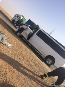 مصرع معلمتين وإصابة 4 أخريات وسائقهن بحادث تصادم صباح اليوم على الطريق الرياض-القصيم