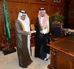 “الجوازات”تدشن مركز الطباعة والتوصيل لخدمات الإقامة “عبر البريد السعودي”