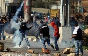 قوات الإحتلال الإسرائيلي تقمع مسيرة سلمية في الخليل وتصيب العشرات بالاختناق