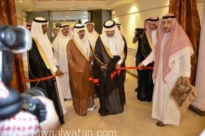 وكيل إمارة منطقة المدينة المنورة المساعد للشؤون التنموية يفتتح المعرض السعودي للتوظيف