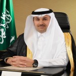 وزير العمل يستمع لشكاوى عملاء من خارج الرياض عبر “الاتصال المرئي”