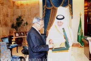 “الفيصل” يستقبل وزير التجارة الدولية لمناقشة أوجه التعاون الممكنة بين البلدين