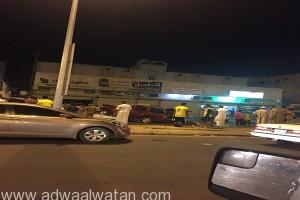 مصرع شخصين وإصابة 4 في حادث اقتحام سيارة جمس لصالون حلاقة بـ”شرائع مكة”