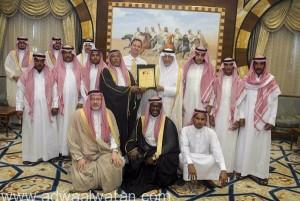 أمير مكة يستقبل أهالي البيضاء‎ بمنزله في جدة