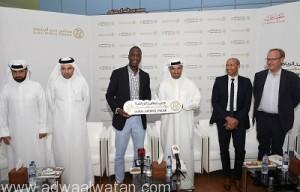 البطل العالمي مايكل جونسون يزور مجلس دبي الرياضي