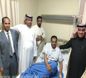 “نائب السفير السعودي بالأردن” يطمئن على صحة رئيس نادي أحد ” الحربى”