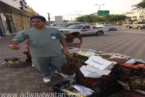 “أمانة الرياض” تضبط 14 سيارة مخالفة لبيع الخضار والفواكه و7 عربات لبيع أغذية مطهية معدة للبيع