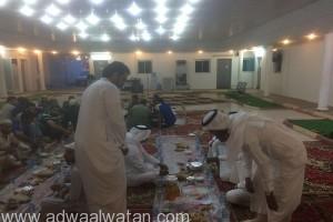 المجلس البلدي وموظفي بلدية القفل بجازان يقيمون وجبة إفطار‎