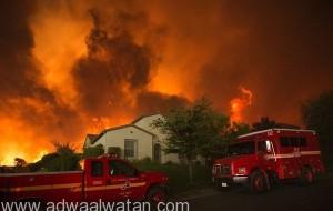 تدمير 34 منزلً وفرار 350 شخصاً بسبب الحرائق في كاليفورنيا