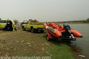 الدفاع المدني ينتشل جثة غريق في بحيرة بالعارضة
