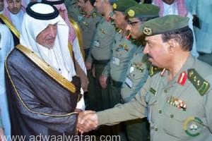 “أمير مكة المكرمة” يتفقد صالات الجوازات بمطار الملك عبد العزيز الدولي