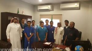 وفد من طلاب كلية العلوم الصحية بجامعة الملك سعودبجدة يزور غرفة عمليات الهلال الأحمر 997