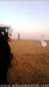 تعطل حافلة نقل طالبات جامعة حائل في منطقة صحراوية يثير رعب “طالبات الحائط”