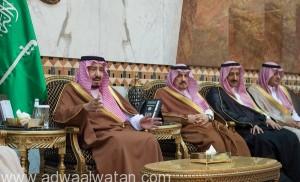 خادم الحرمين يستقبل المعزين في وفاة الأمير تركي بن عبدالعزيز آل سعود رحمه الله