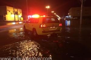 “مدني المجمعة” يواصل عمليات الإنقاذ جراء السيول والأمطار بالمحافظة