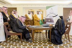 أمير القصيم يرعى توقيع اتفاقية لإنشاء مركز الشيخ عبدالعزيز المنيف ووالديه لغسيل الكلى بضليع رشيد
