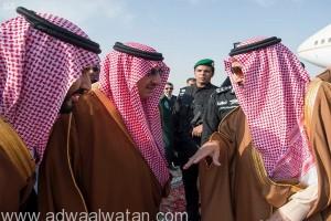 خادم الحرمين الشريفين يصل بسلامة الله إلى الرياض قادماً من الكويت