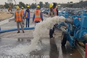 مقاول تابع لإحدى الجهات الخدمية يتسبب بانكسار لأحد خطوط المياه الرئيسة شمال غرب الرياض