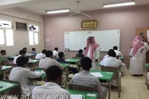 “القوفشي” يتفقد سير الإختبارات في متوسطة وثانوية المرابي
