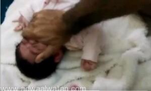 “شرطة مكة” :القبض على معنّف طفلته الرضيعة وإحالة الطفلة لـ”دار الحماية الاجتماعية”