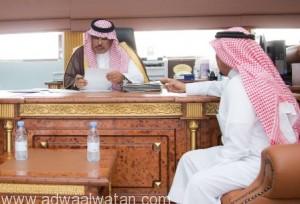 أمير الباحة يستقبل المواطنيين بالمخواة أثناء تفقده للقطاع التهامي