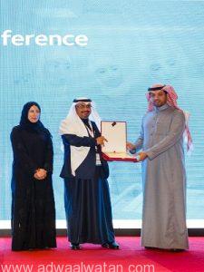 عميد كلية التمريض بجامعة الملك سعود ينال جائزة “نسيبة” لأفضل الممرّضين بالخليج