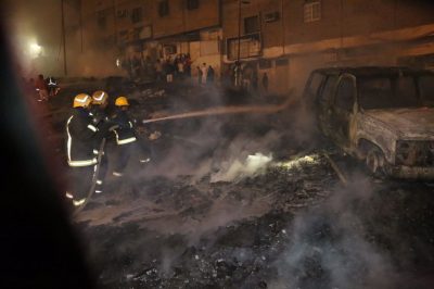 ” مدني مكة” يسيطر على حريق في مباسط عشوائية بـ”حوش بكر”