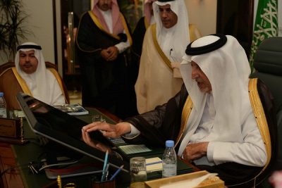 الأمير “خالد الفيصل” يعلن بدء تنفيذ مشاريع الطائف الجديد