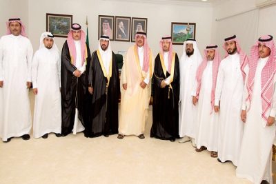 “أمير الباحة” يلتقي محافظ المخواة وأعضاء اللجنة الثقافية