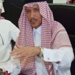 “أمير تبوك” يطمأن على صحة الشيخ عبدالله المبارك