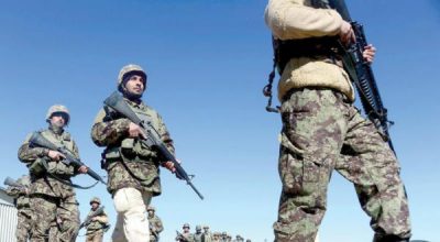 استقالة وزير الدفاع الأفغاني ورئيس أركان الجيش
