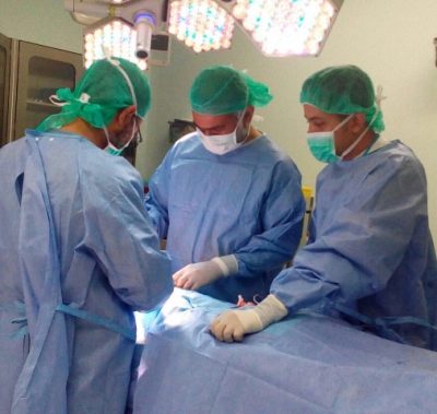 فريق طبي بـ”صحة الطائف” يستعين ببطانة فم مريض لترقيع مجرى بوله