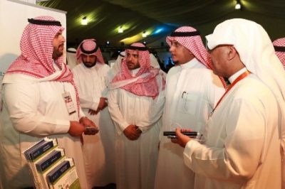 الأمير سلطان بن فيصل يزور مخيم مركز التنمية في المغواة بحائل
