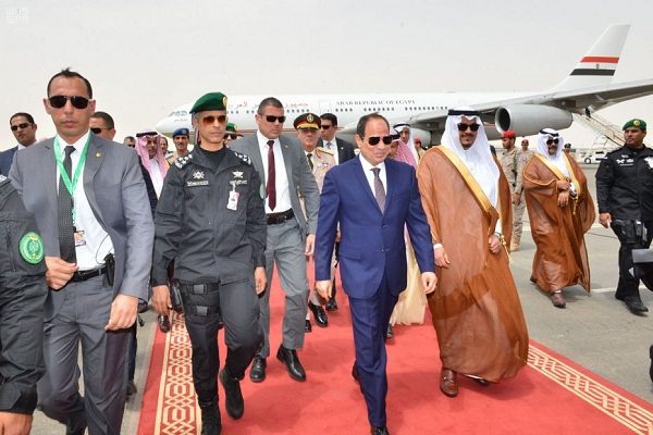 رئيس جمهورية مصر العربية يصل إلى الرياض