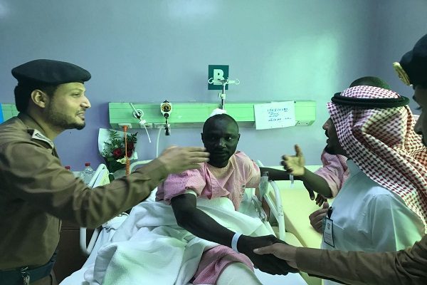 “مدني ضمد” يطمئن على صحة أبطال التحالف السودانيين