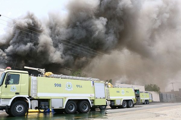 “مدني العاصمة المقدسة” يسيطر على حريق مستودع بحي الحسينية