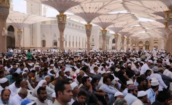 إمام المسجد النبوي: استقبلوا رمضان بالفرح الشديد ببلوغه