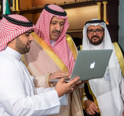 “أمير الباحة ” يُدشن حملة تسجيل العنوان الوطني بمؤسسة البريد السعودي