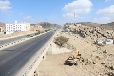 تنفيذ مشروع لتأهيل طريق وادي وج وربطه بدائري الطائف