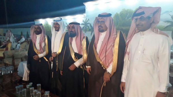 بالصور..الشيخ عيسى بن سيحان يحتفل بزواج ابنه”صالح”
