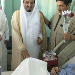 ” محافظ قلوة ” يستقبل المهنئين بالعيد ويُعايد المنومين بالمستشفى